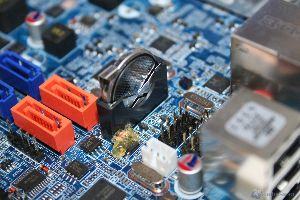 SHUTTLE SX79R5_WWW.XTREMEHARDWARE.COM_00078